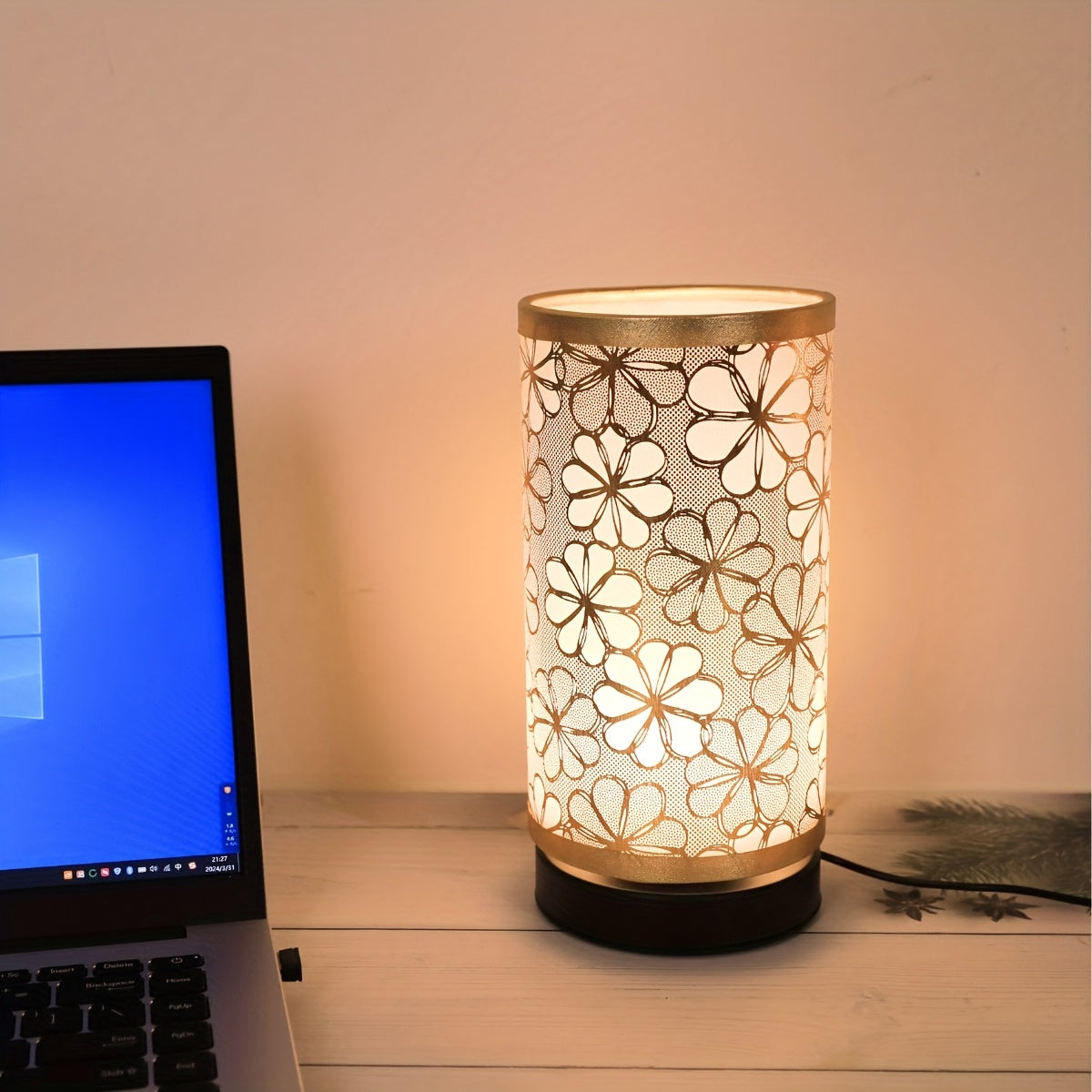 1pc Modern Minimalist USB-Powered Fabric Table Lamp - with Switch Warm Light, Suitable for Bedroom, Office, Bedside Table, Bookshelf & Living Room Decor, Soft Lighting Non-Harmful to Eyes, Ideal Gift for Family and Friends